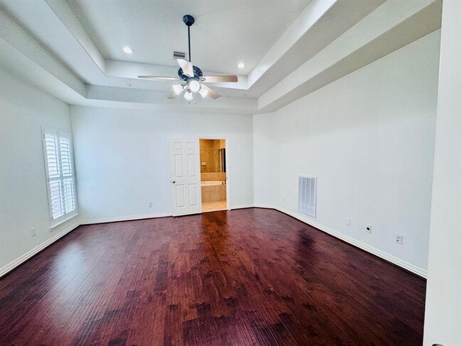 Building Photo - 7115 Laguna Villas