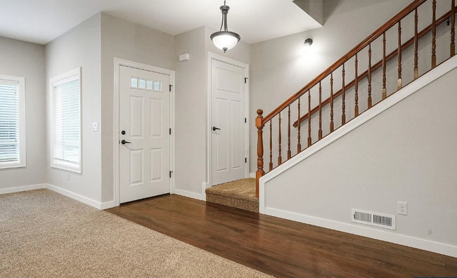 Building Photo - Beautiful and Spacious Single Family Condo in Fantastic NE Salem Location