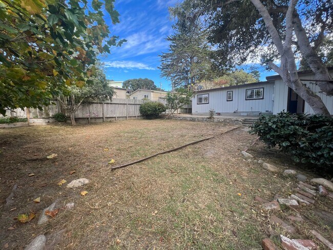 Building Photo - Single Family Home in Pacific Grove Neighb...