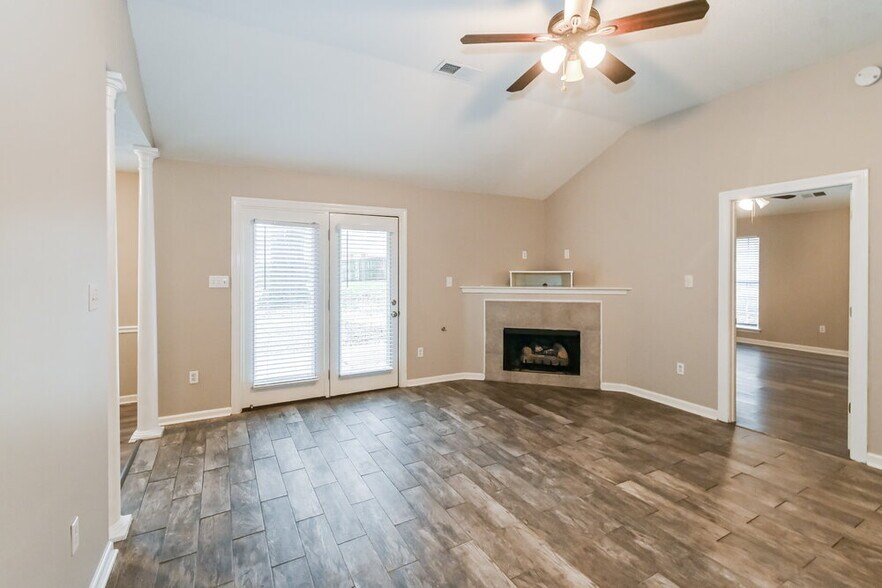 Building Photo - 7882 Molly Meadow Cove