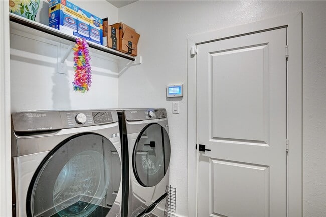 Building Photo - 10631 Hidden Rock Dr