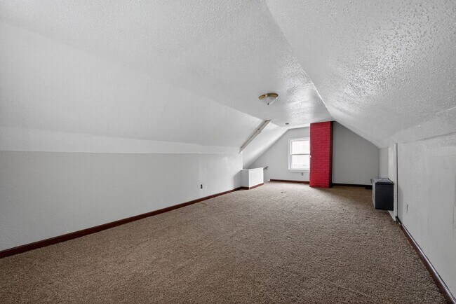 Building Photo - Charming 3BR House in Cleveland