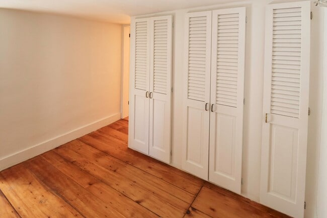 Building Photo - Beautiful 3-Bedroom Colonial on 1.3 Acres in Sought-After Eliot