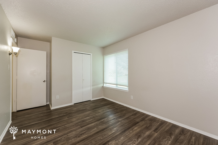 Building Photo - 1609 Culberson Dr
