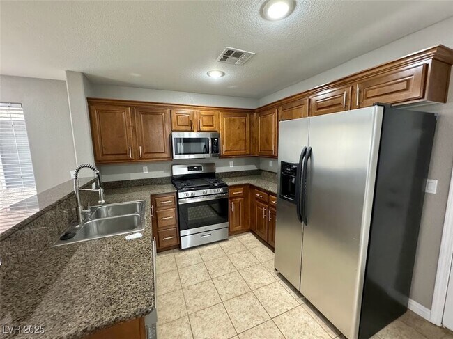 Building Photo - 8133 Stonyford Ct