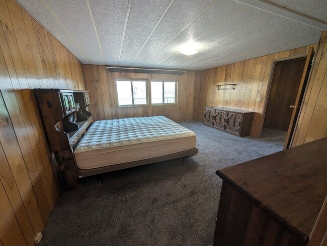 Building Photo - Spacious Horse Property on Thunderhill Roa...