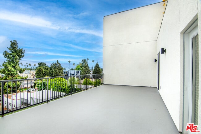 Building Photo - 14333 Sylvan St