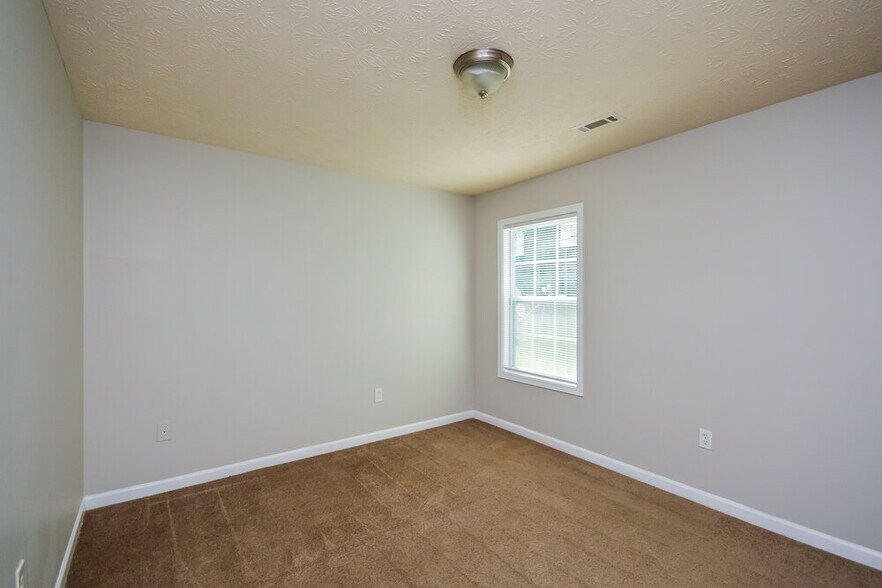 Building Photo - 9111 Jefferson Village Dr SW