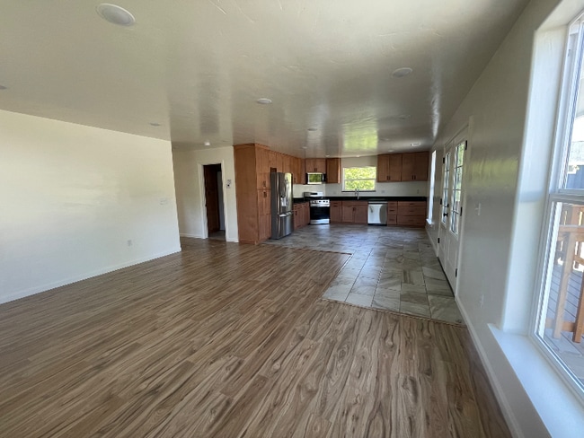 Building Photo - 4660 Fieldbrook Rd