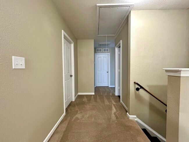 Building Photo - 3987 Tallowtree Ln