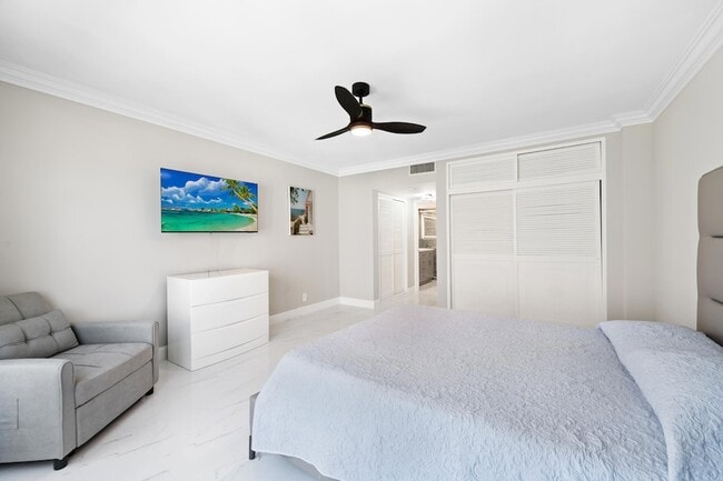 Building Photo - 3850 Galt Ocean Dr