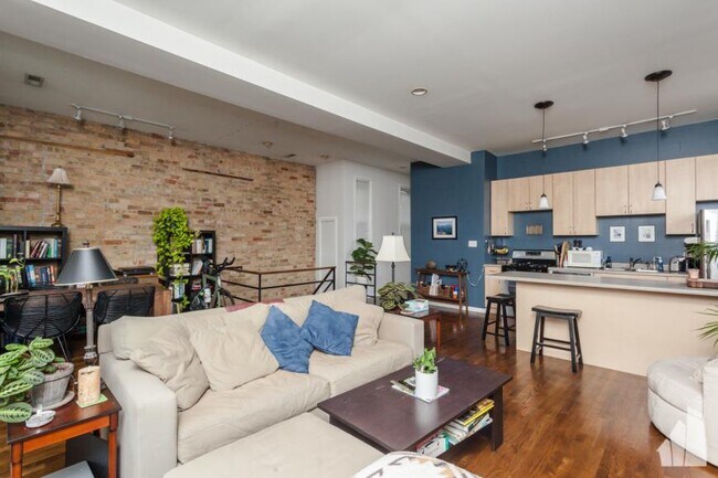 Primary Photo - 2 bedroom in Chicago IL 60612