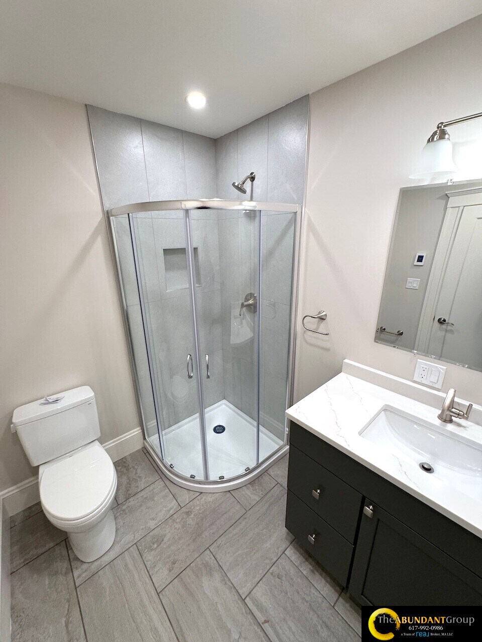 Building Photo - 14 White St