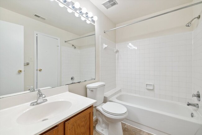 Building Photo - 7511 Belle Grae Dr