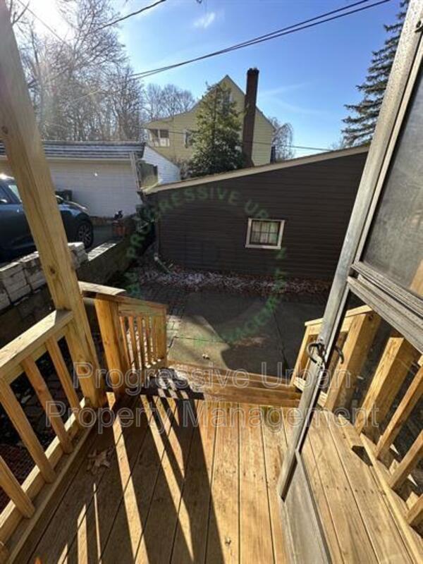Building Photo - 1082 Hillstone Rd