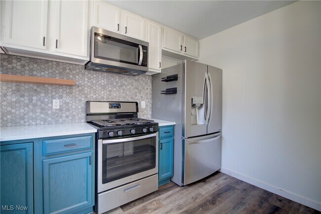 Building Photo - 2494 W 7th St