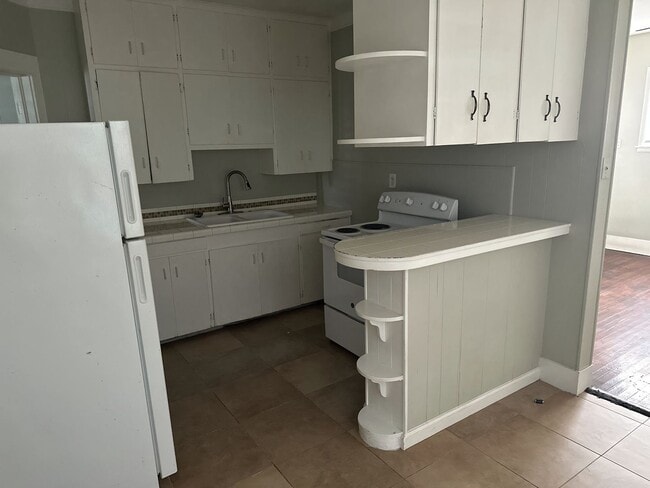 Building Photo - Cozy 2 bedroom 1 bath duplex