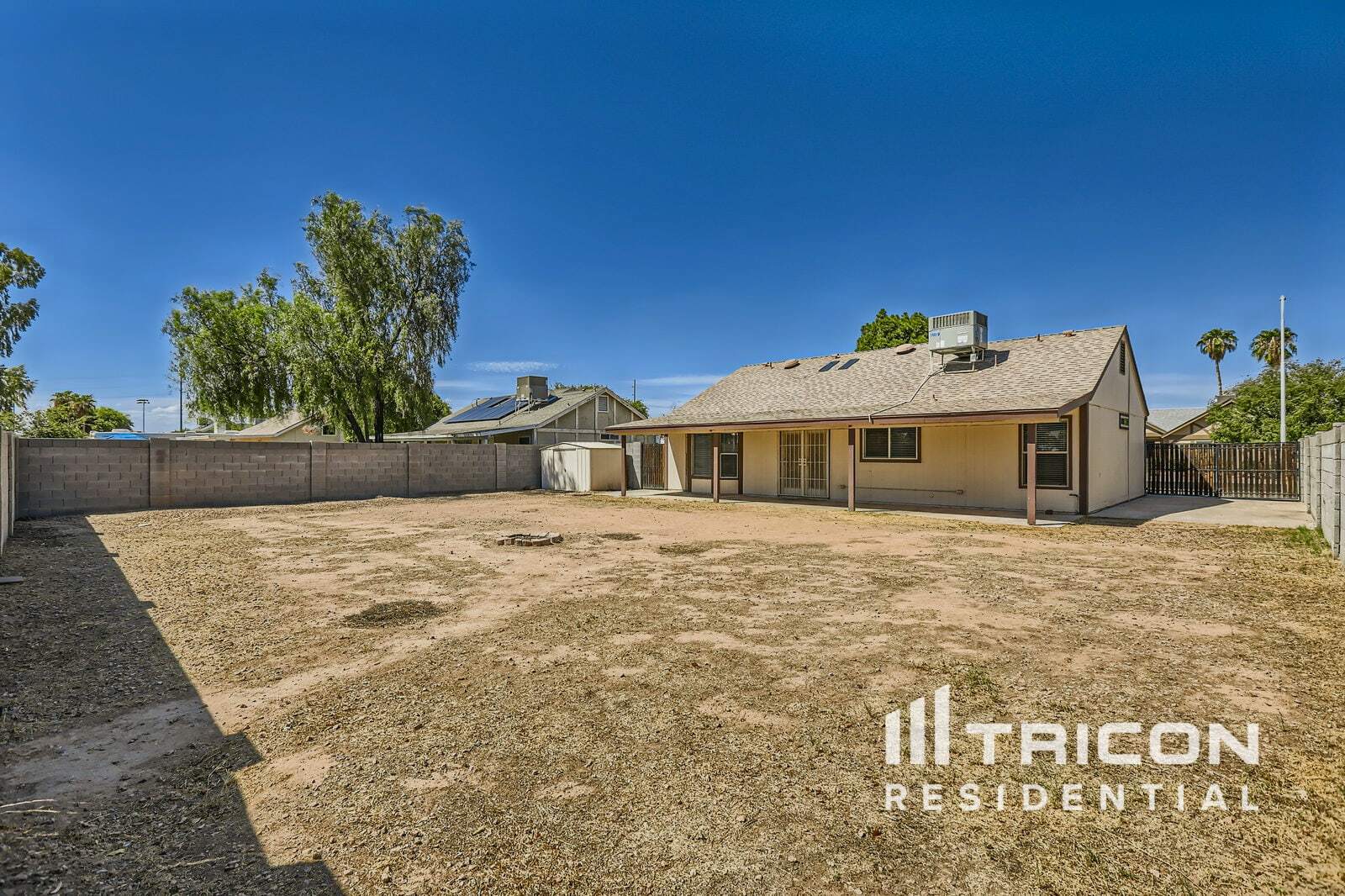 Building Photo - 673 E Estrella Dr