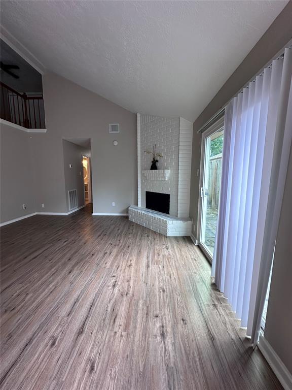 Building Photo - 5255 Beaverbrook Dr