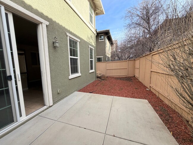 Building Photo - 1865 Wind Ranch Rd