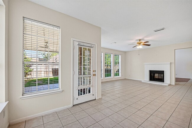 Building Photo - 2411 Charter Oaks Ct