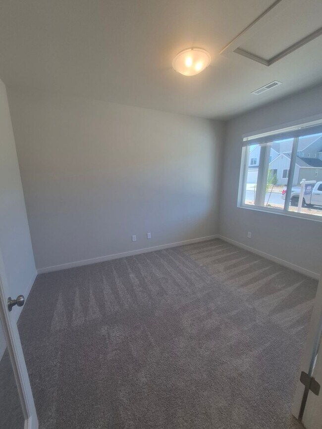 Building Photo - NEW - 4 BR/2.5 BA Plus office in Acadia Pointe