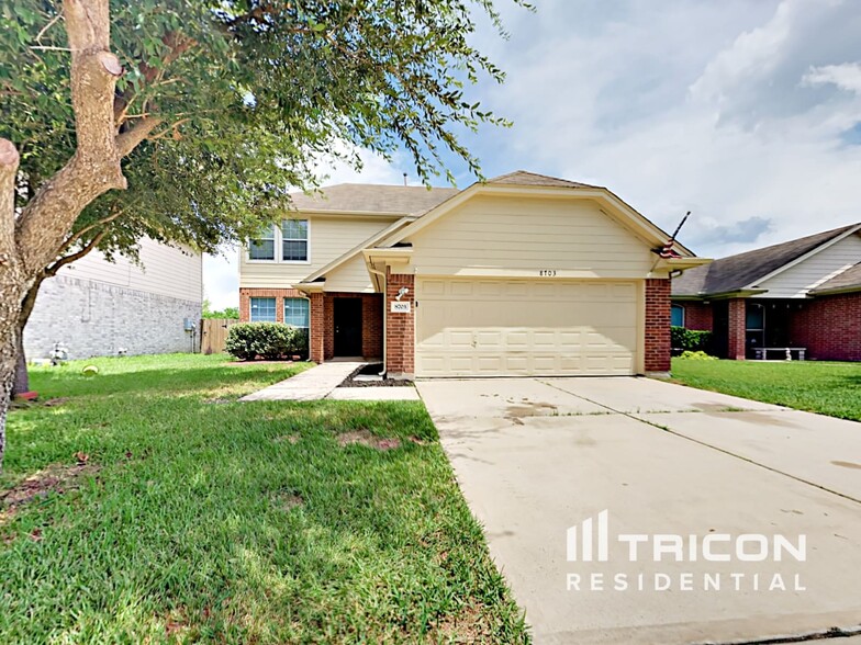 Primary Photo - 8703 Texas Acorn Ave