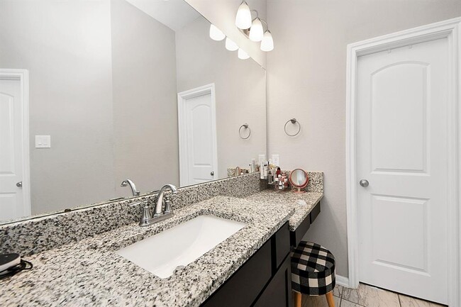 Building Photo - 2518 Terrace Point Dr