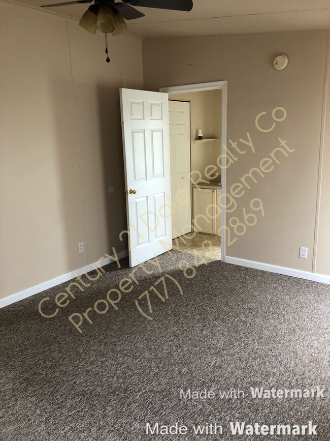 Building Photo - 3 BR 2 Bath home in Red Lion School District