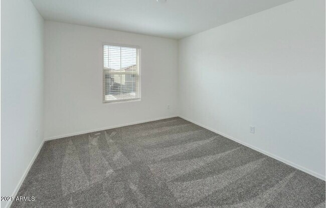Building Photo - 7255 N 125th Dr