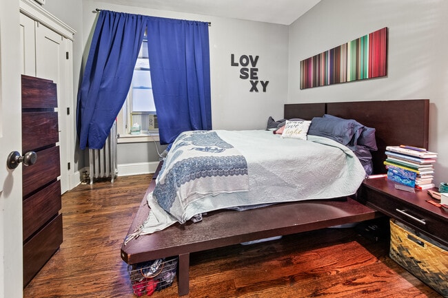 Building Photo - 4854 N Albany Ave