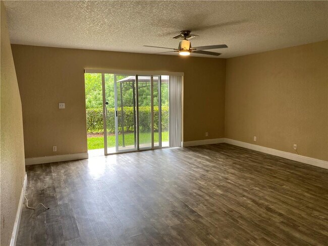 Building Photo - 8549 W Southgate Shores Cir