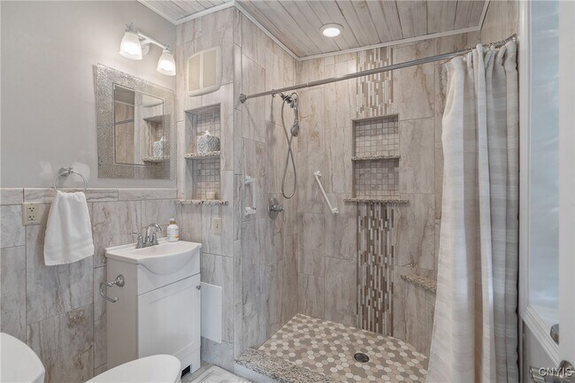 Building Photo - 1131 Marlyn Park Dr
