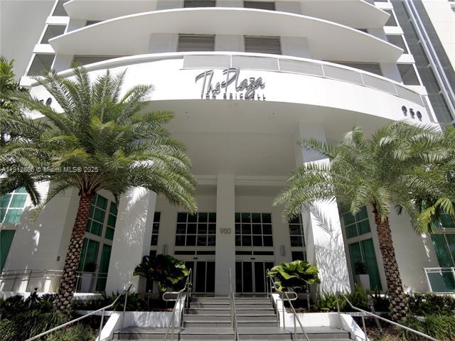 Building Photo - 950 Brickell Bay Dr