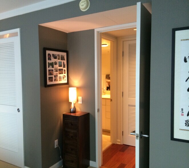 Bathroom &amp; in unit washer dryer - 400 Beale St, Unit #1110