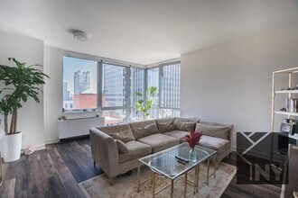 Building Photo - 3 bedroom in New York NY 10013