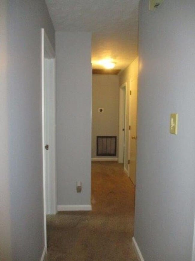 Building Photo - 111 Elfreth Ln