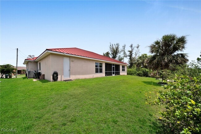 Building Photo - 3326 SW 8th St