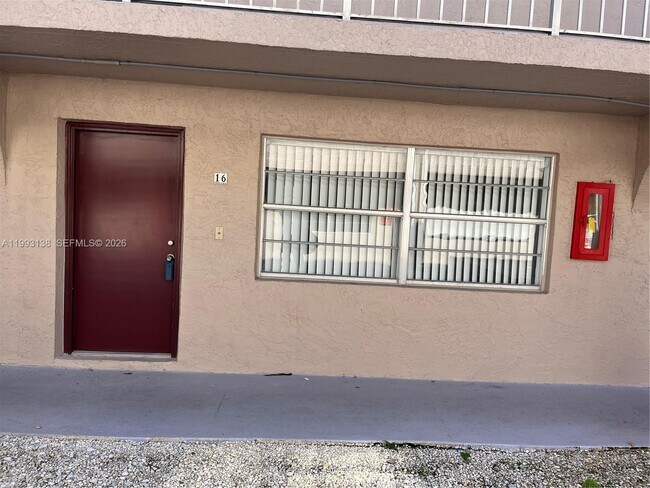 Building Photo - 1100 SE 4th Ave