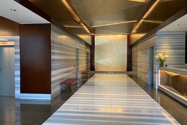 Building Photo - 422 E 72nd St