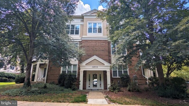 Building Photo - 12915 Alton Square