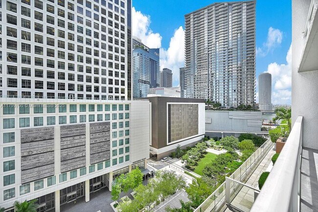 Building Photo - 500 Brickell Ave