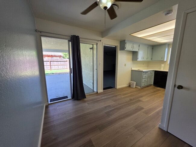 Building Photo - 3-bedroom single story in east Modesto nei...