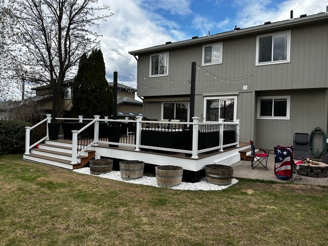 Building Photo - 23812 E Maxwell Ave