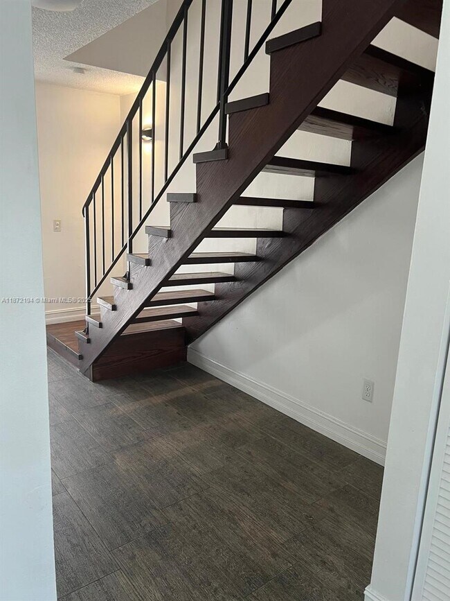 Building Photo - 50 Antilla Ave