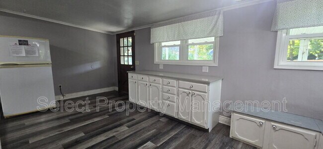 Building Photo - 1228 Elmwood Ave