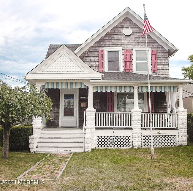 Primary Photo - 100 Columbia Ave