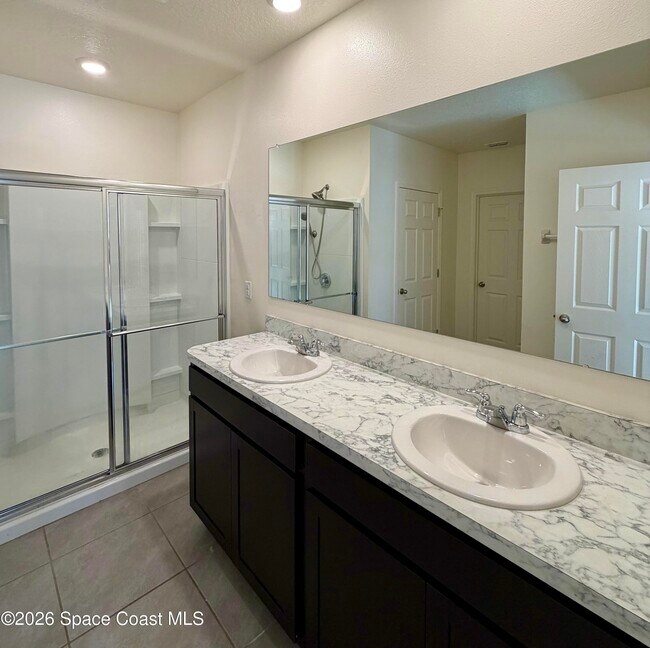 Building Photo - 282 Heritage St SW