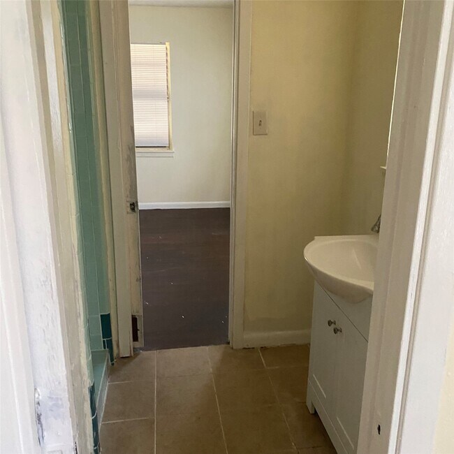 Building Photo - 2212 63rd St