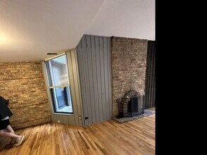 Building Photo - 2 bedroom in Chicago IL 60657
